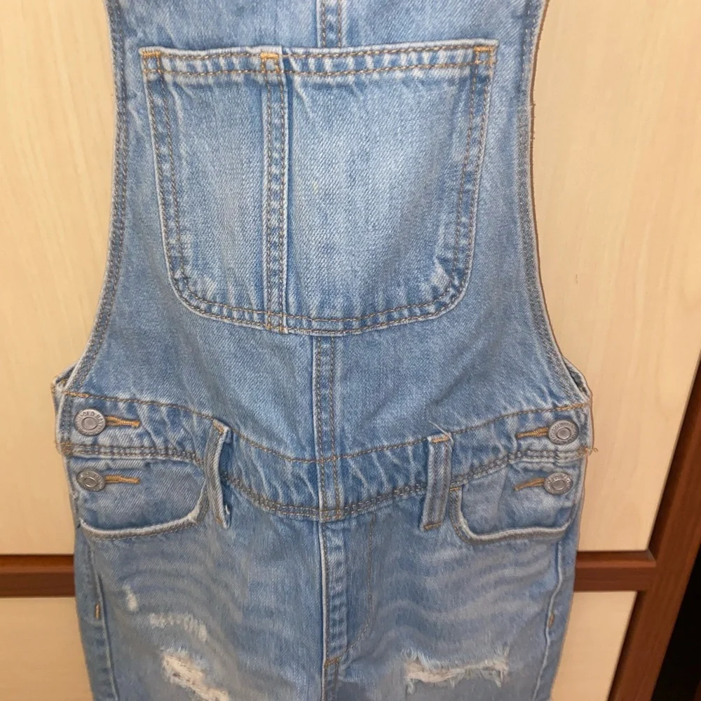 Old Navy Girls Distressed Denim Shortalls Overalls Size 8